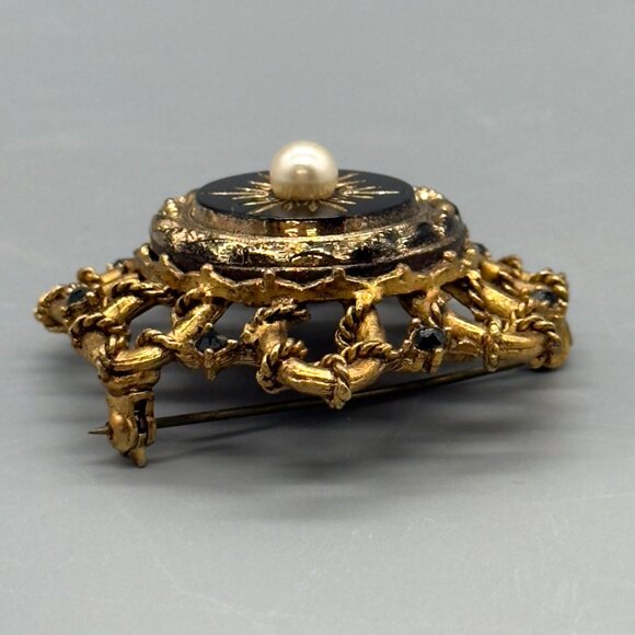 Vintage LJM Etruscan Black Glass Brooch Gold Tone Revival - Picture 5 of 11